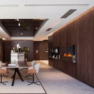 4* Hotel Yomo Centric